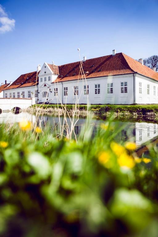 Store Restrup Manor House Kültér fotó